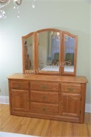 Shermag Oak Dresser w Attached Mirror