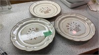 Three free stoneware plates