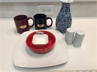 Assorted ceramic kitchen items