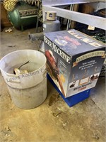 Miscellaneous lot, white bucket, three electric