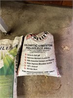 Open bag, limestone pellets