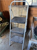 Cosco three step kitchen step ladder