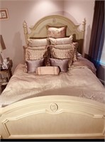 WATERFORD QUEEN SIZE SILK BEDDING INCLUDING BED