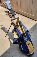 Top Flite Left Hand Golf Clubs and  Bag w/ Stand