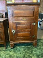 Wooden ice chest, Wisconsin Peerless, the Wisconsi