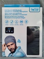 Knit beanies with Bluetooth