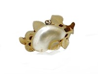 Antique carved mabe pearl & 18ct gold brooch
