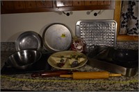 356: Assorted Baking/kitchen items
