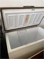10.2 cubic ft Holiday deep freezer not plugged in