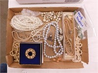 Pearl & costume jewelry necklaces - Avon goldtone