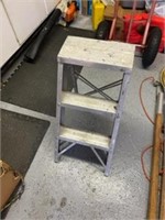 Short Step Ladder