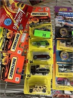 LOT OF 5 MATCHBOX DIECAST CARS