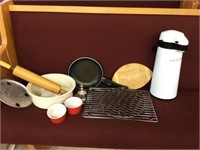 ASSORTED KITCHEN ITEMS