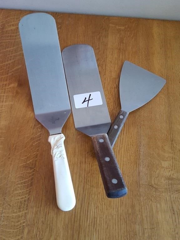3 asst spatulas