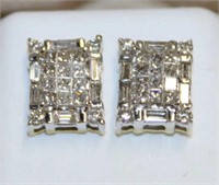 A Pair 14kt Gold Diamond Earrings 1.00 CTW Diamond