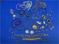 40+ PIECES OF COSTUME JEWELRY