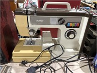 VINTAGE BROTHER SEWING MACHINE AND CASE