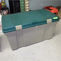 RUBBERMAID STORAGE CONTAINER