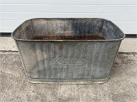 Beatty galvanized wash bucket