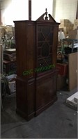 Vintage, smaller Duncan Phyfe style hutch single