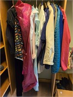 Large lot of womens clothing mostly 12-14