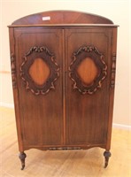 1920's 2 door wardrobe