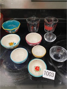 Mixing Cups/ measures and bowls