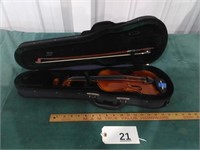Child Size Violin & Bow in Case