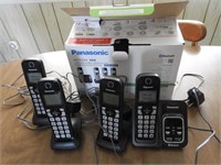 Panasonic model KX-TG744 4pc cordless phone