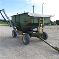 Gravity wagon w/hyd auger