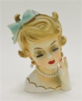 Rubens lady head vase, chip to hair ribbon, 6"