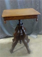 Accent table