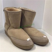 New UGG-style shearling supreme boots - size 13.