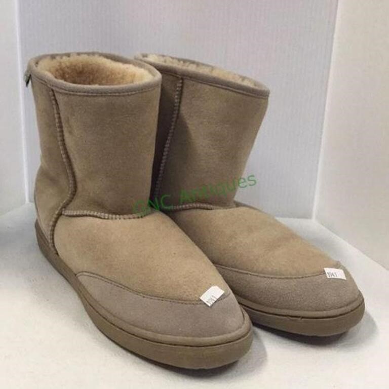 New UGG-style shearling supreme boots - size 13.
