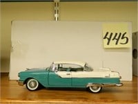 1/18 1955 Pontiac 2 Door Hardtop w/ Box