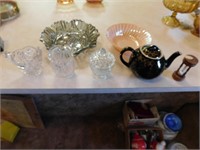 7 pcs. of glassware incl:teapot & bowls