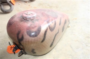 Motorcycle custome fuel tank w/ over spray