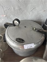 Pressure cooker