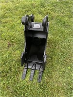 Land Hero 12" For Midi Excavator Bucket