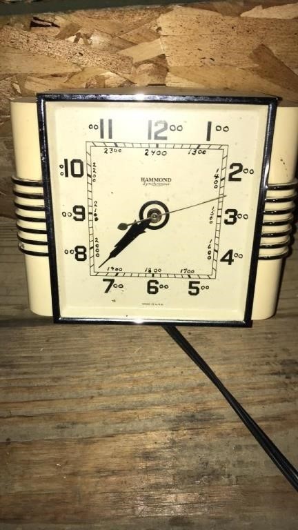 Hammond vintage clock. Running