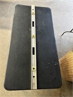 4 ft long metal level
