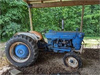 Ford 2000 Tractor