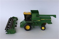 JOHN DEERE TURBO COMBINE WITH GRAIN HEAD ERTL 1/16