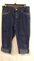 R5) WOMENS Cos jeans SIZE 8 CAPRIS