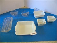 Set of 4 Pyrex dishes - 3 w lids