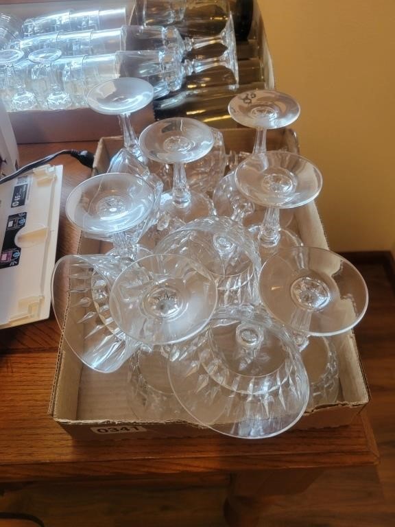 Lot of Glasses, Cut