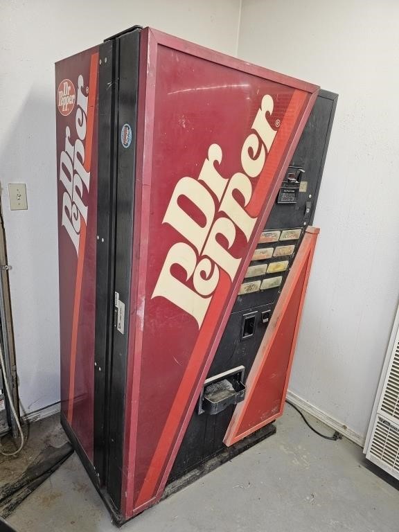 DR. Pepper Soda Vending  Machine