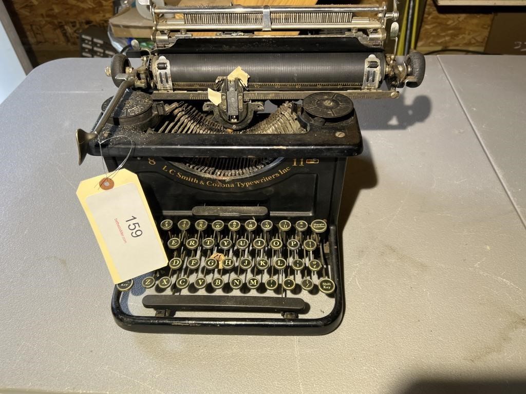 ANTIQUE L.C. SMITH & CORONA TYPEWRITER