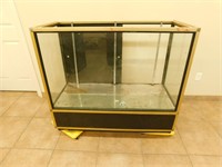 Glass display case 21X48X43