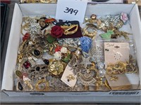 Lot of Pins and Broaches